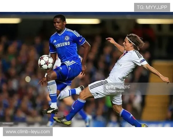 连界足球队球星阵容揭秘 哪些球员引领球队崛起成就辉煌